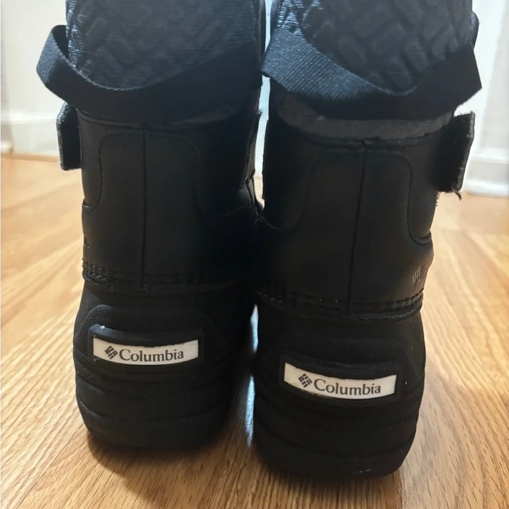 Columbia Black and Blue Insulated Boots, size 13 - Picture 5 of 5